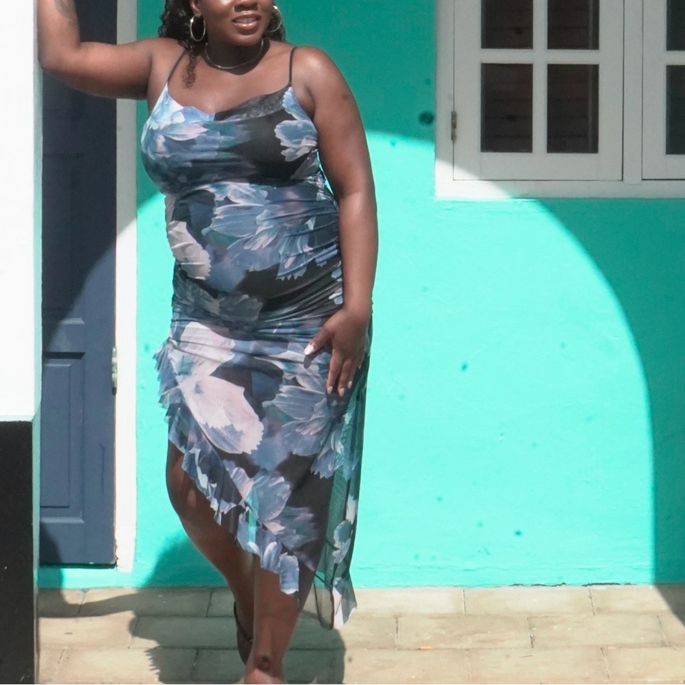 Fashion Nova Asymmetrical Blue Floral Dress - Picture 3 of 4